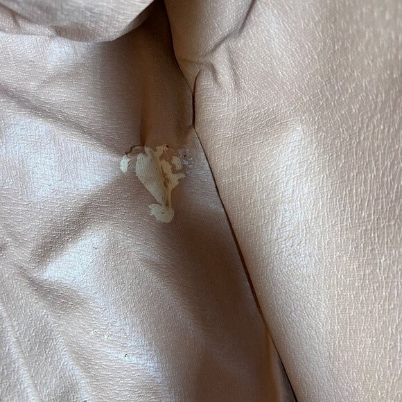 Isaac Mizrahi red handbag with white trimming - Picture 12 of 13